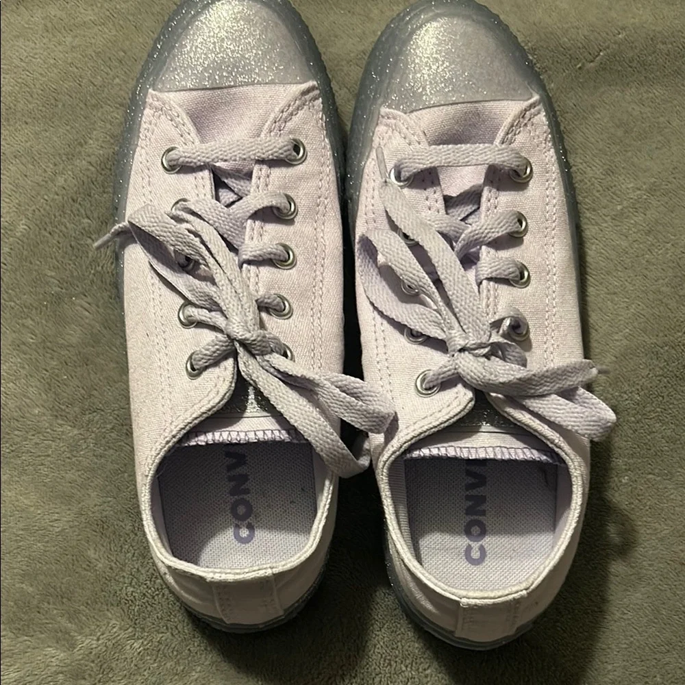 Converse Lavender Sneakers with silver Glitter Soles like new - Picture 3 of 7
